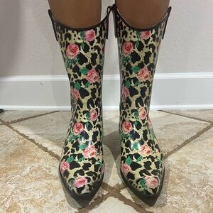 Cowboy rainboots!